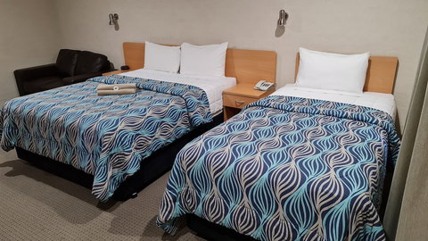 Edward Parry Motel & Apartments - QLD Tourism 6