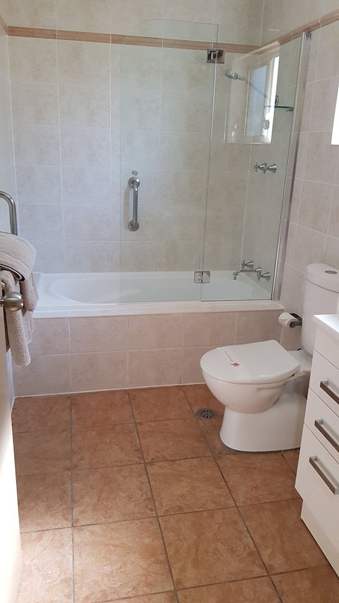 Edward Parry Motel & Apartments - QLD Tourism 5