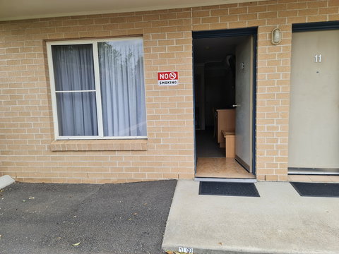 Edward Parry Motel & Apartments - QLD Tourism 1