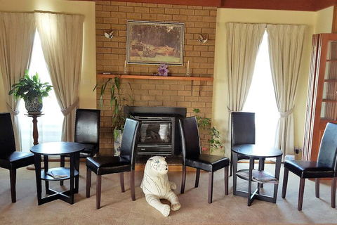 Hepburn Springs Motor Inn - Queensland Tourism 7