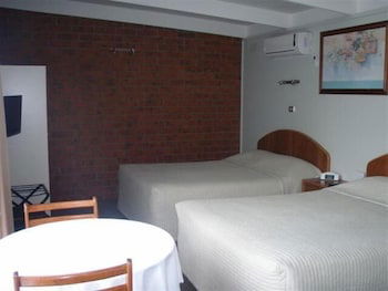 Abbotswood Motor Inn - QLD Tourism 6