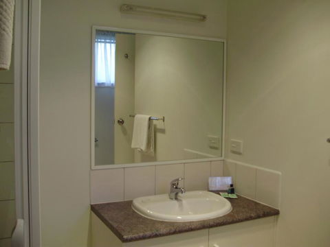Redwood Manor Motel Apartments - QLD Tourism 6