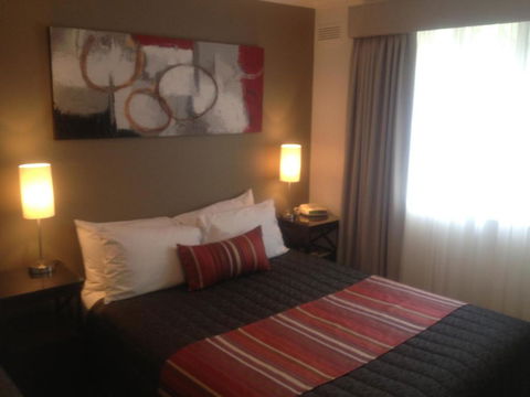 Redwood Manor Motel Apartments - QLD Tourism 5