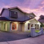 Redwood Manor Motel Apartments - QLD Tourism 0