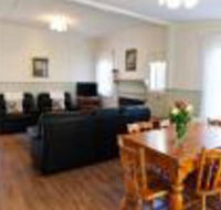 Country Gate Cottages - Queensland Tourism