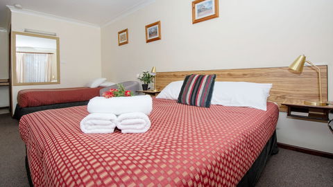 Aalbany Motel - Queensland Tourism 3