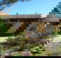 Eastern Reef Cottages - Queensland Tourism