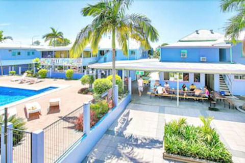 Caravella Backpackers - QLD Tourism 1