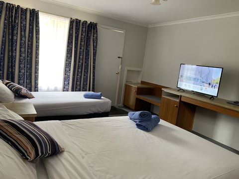Anchor Belle Motel - QLD Tourism 3