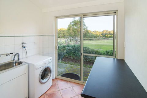 Acacia Chalets - Queensland Tourism 3