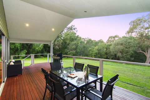 Acacia Chalets - Queensland Tourism 5