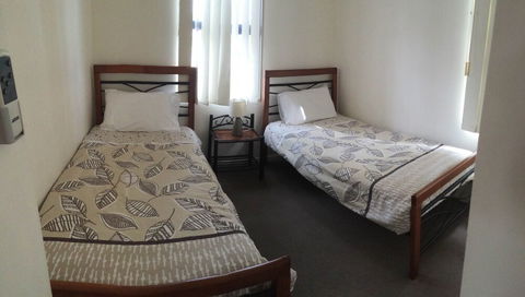 Santa Fe Apartments - QLD Tourism 5