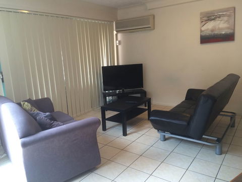 Santa Fe Apartments - QLD Tourism 6