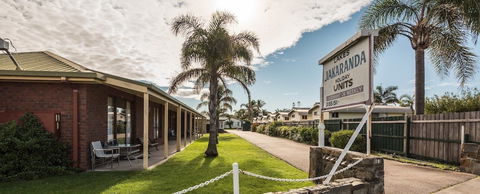Lakes Jakaranda Holiday Units - Queensland Tourism 0