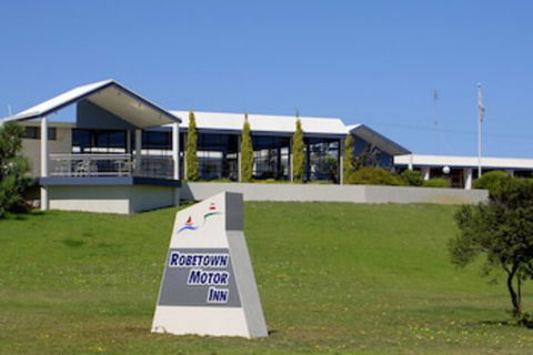 Robetown Motor Inn & Apartments - Queensland Tourism 0
