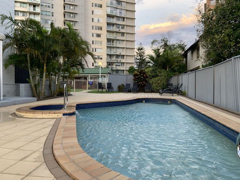 Burleigh Gardens North Hi-Rise - Queensland Tourism 0