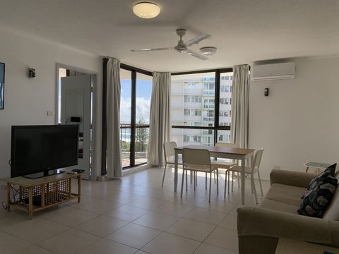 Burleigh Gardens North Hi-Rise - Queensland Tourism 3