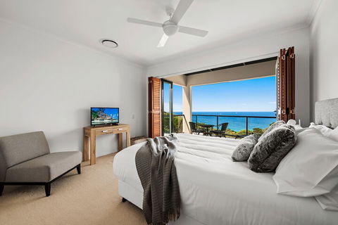 Papillon Coolum - Queensland Tourism 3