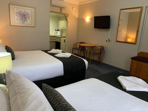 Heritage Motor Inn Goulburn - QLD Tourism 4