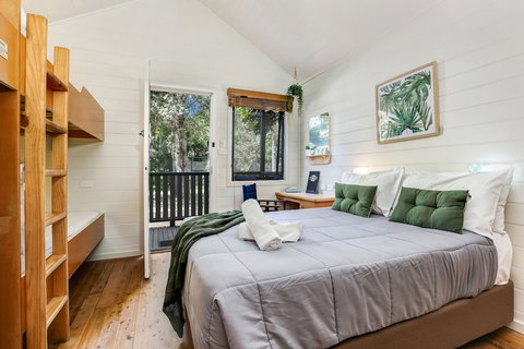 Seven Mile Beach Holiday Park - QLD Tourism 1