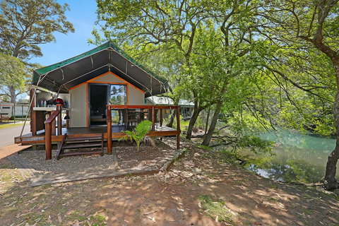 Seven Mile Beach Holiday Park - QLD Tourism 6