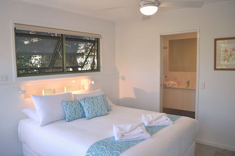 The Retreat Beach Houses - Queensland Tourism 4