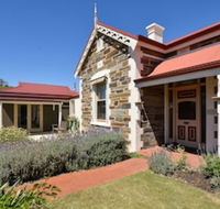 Trafalgar Premium Vintage Suites - Queensland Tourism