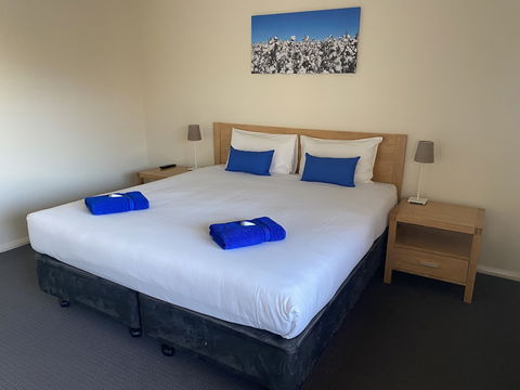 Bishop's Lodge Motor Inn - Queensland Tourism 5