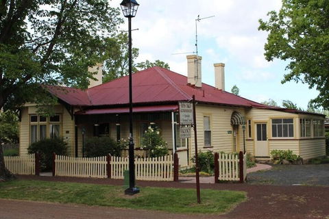 Ross B&B Accommodation - QLD Tourism 6