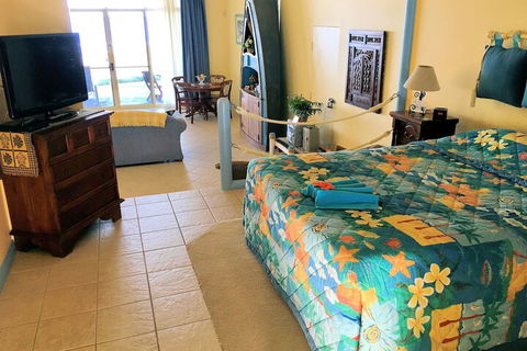Al Mare Beachfront Retreat - Queensland Tourism 4