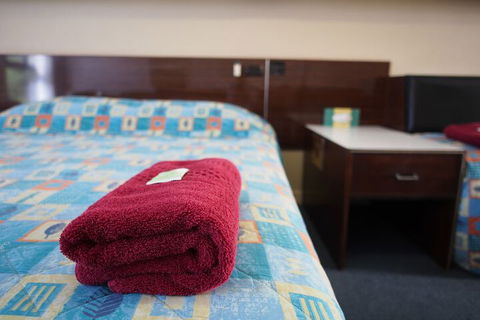 City Beach Motel - QLD Tourism 7