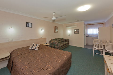 Abraham Lincoln Motel - QLD Tourism 3