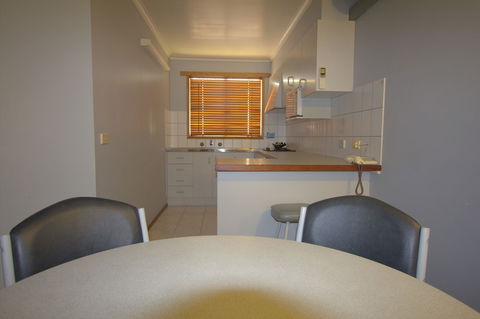 Blue Whale Motor Inn & Apartments - QLD Tourism 6