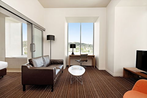 Mantra Charles Hotel - Queensland Tourism 3