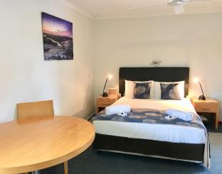 Blue Water Motel - Queensland Tourism 5