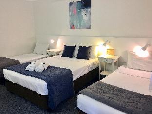 Blue Water Motel - Queensland Tourism 4