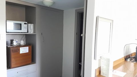 The Menai Hotel Motel - Queensland Tourism 4