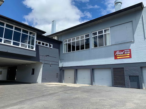 The Menai Hotel Motel - Queensland Tourism 0