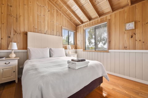 Hazelcreek Cottages - QLD Tourism 3