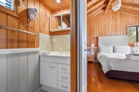 Hazelcreek Cottages - QLD Tourism 5
