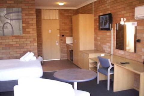 Court Street Motel - QLD Tourism 4