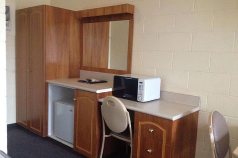 All Seasons Motor Lodge - Queensland Tourism 3