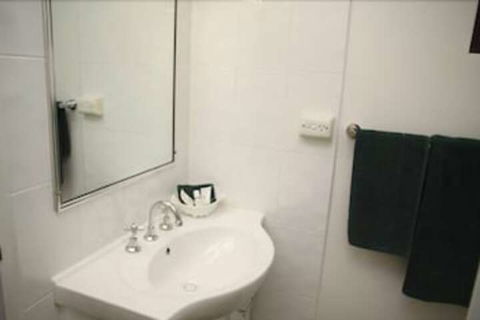 All Seasons Motor Lodge - Queensland Tourism 7
