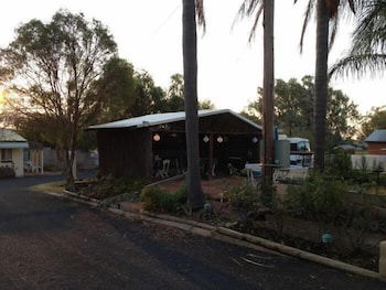 Oasis Motel Peak Hill - Queensland Tourism 3
