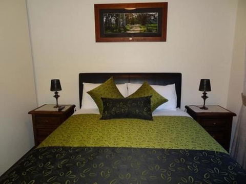 Hahndorf Oak Tree Cottages - Queensland Tourism 1