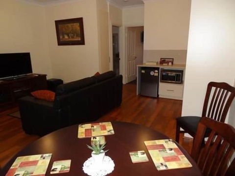 Hahndorf Oak Tree Cottages - Queensland Tourism 6