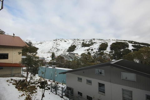 Falls Creek Hotel - Queensland Tourism 0