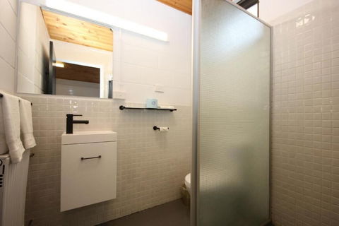 Falls Creek Hotel - Queensland Tourism 5