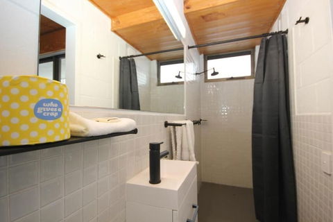 Falls Creek Hotel - Queensland Tourism 2