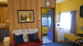 Summer's Rest Units - Queensland Tourism 5